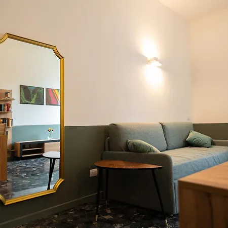 Exclusive 2-bedroom House Next To Duomo Cathedral Mailand